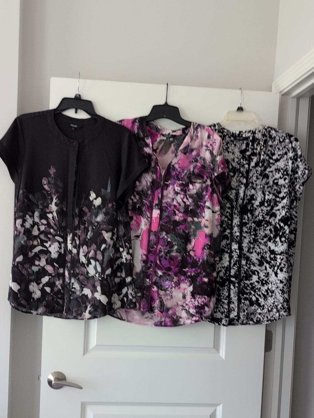 Bundle of 3 Simply Vera Wang print blouses